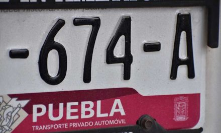 Esto costará en 2023 el cambio de placas en Puebla
